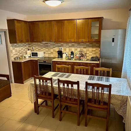 דירה Sakis Meteora קסטרקיון